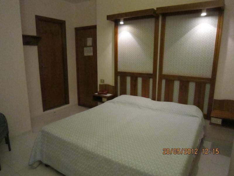Albergo Miramare Кала Гононе Екстериор снимка