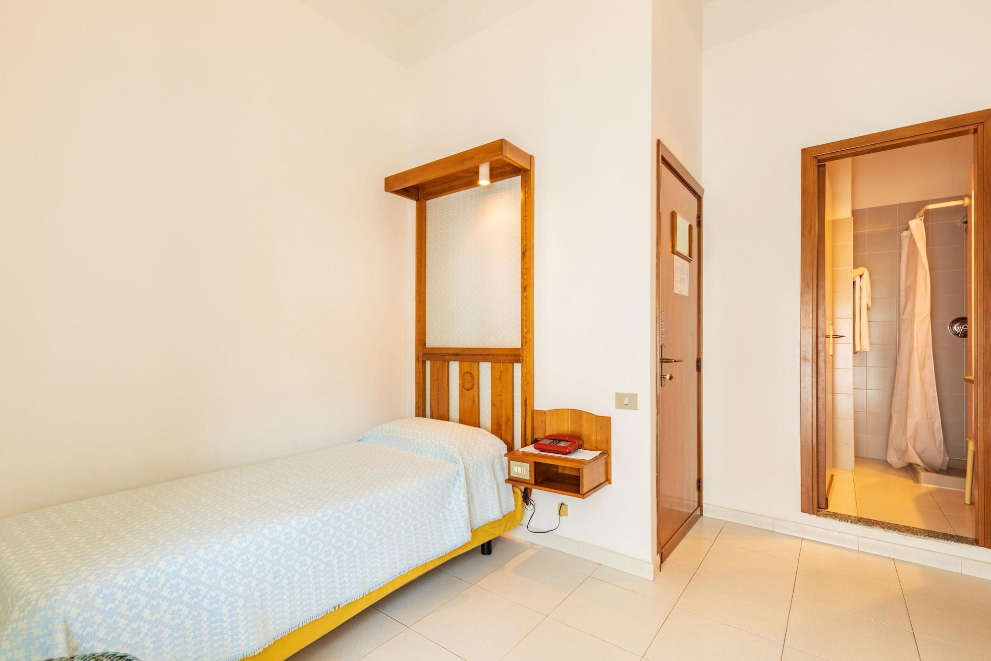 Albergo Miramare Кала Гононе Екстериор снимка