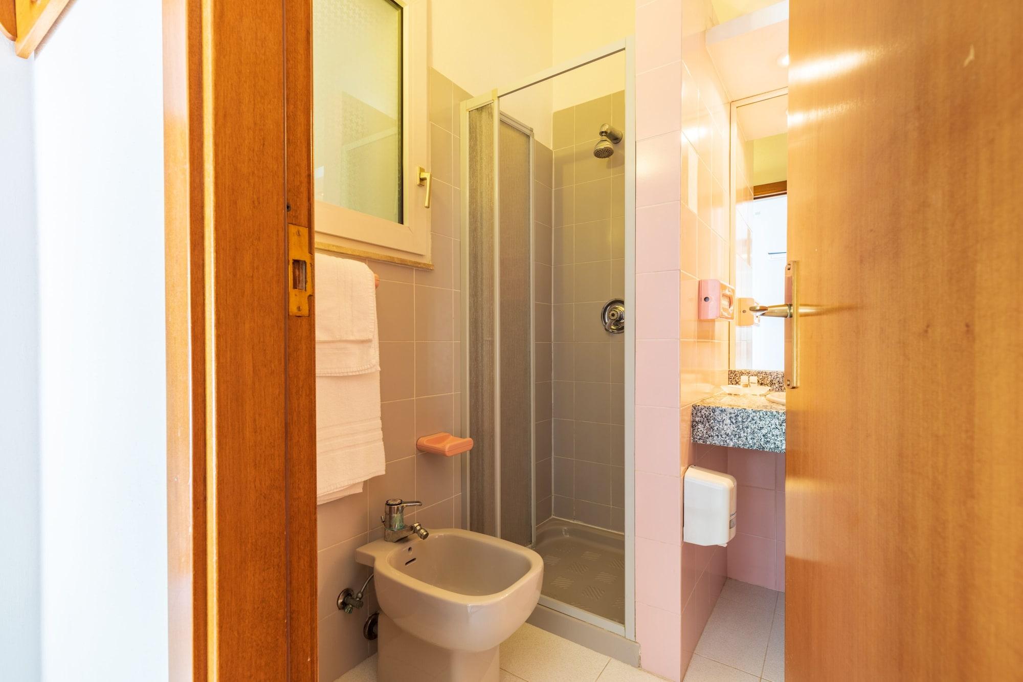 Albergo Miramare Кала Гононе Екстериор снимка