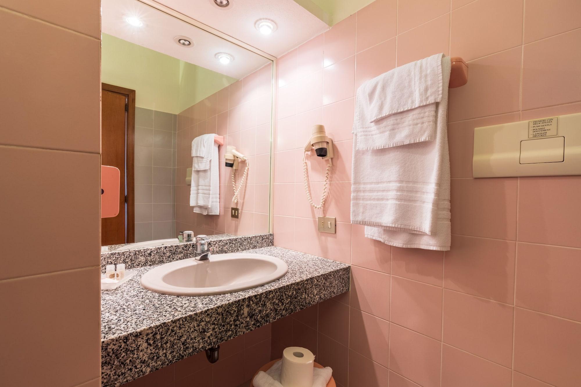 Albergo Miramare Кала Гононе Екстериор снимка