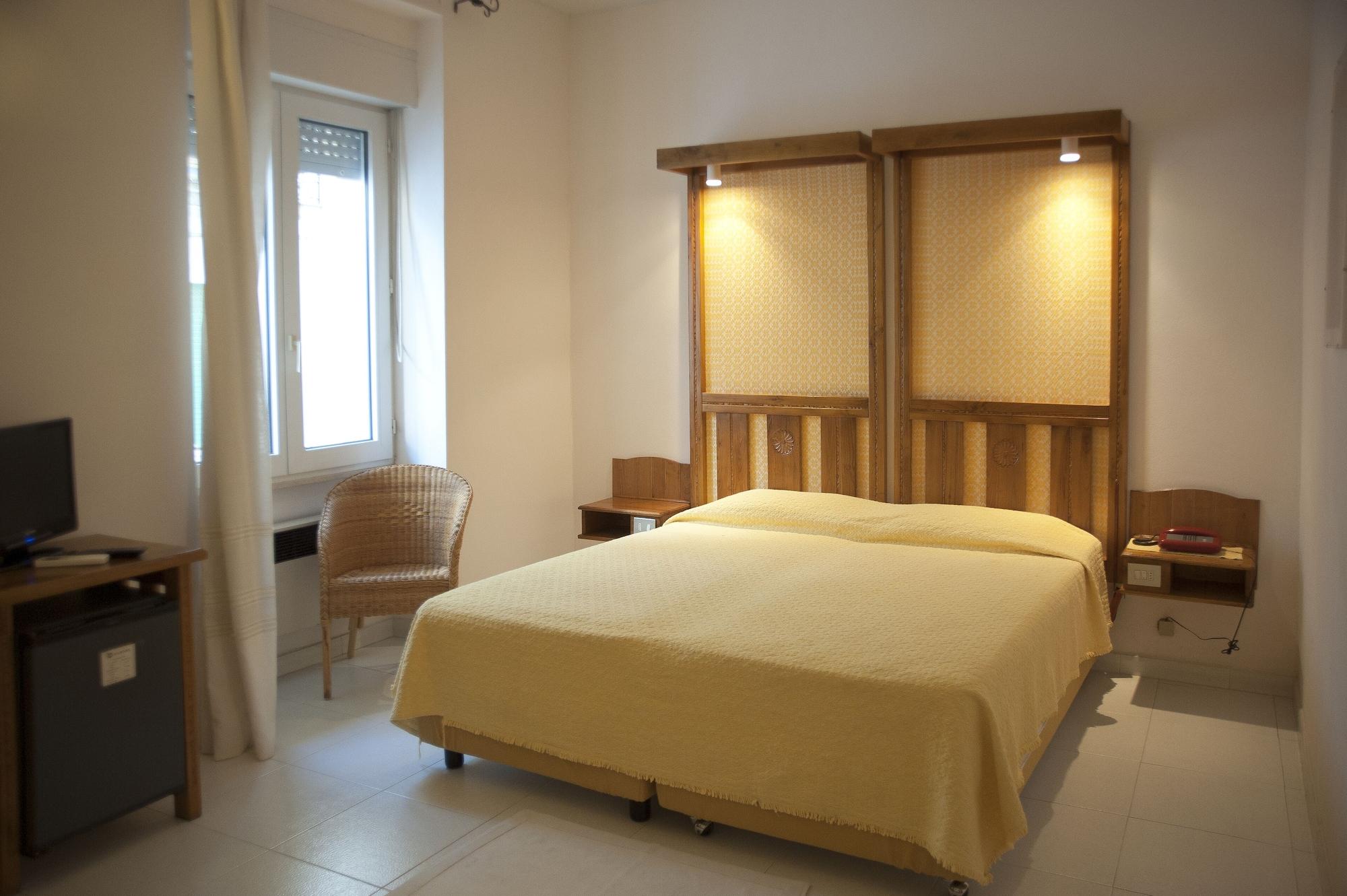 Albergo Miramare Кала Гононе Екстериор снимка